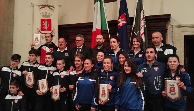 gruppo con atleti al completo Otto giovani atleti nursini al “Torneo delle Regioni 2016”