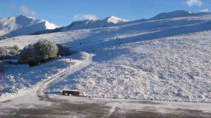 Appennino imbiancato, ecco la prima neve a Norcia e monte Vettore