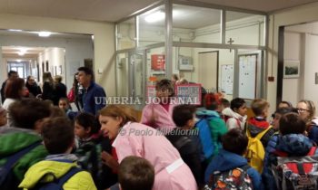 Lunedì 10 ottobre 2016 a Norcia gli studenti tornano a scuola [FOTO E VIDEO]