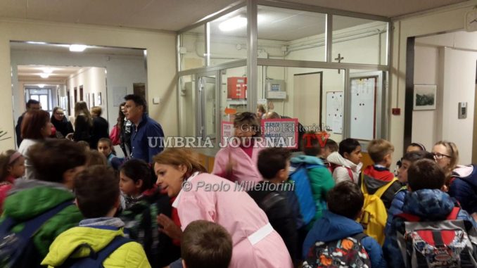 Lunedì 10 ottobre 2016 a Norcia gli studenti tornano a scuola [FOTO E VIDEO]