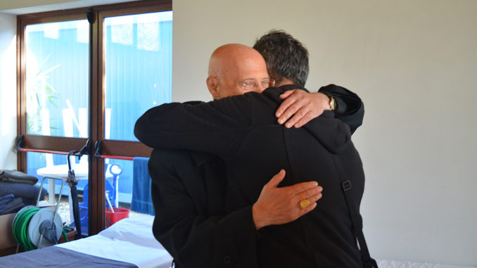Angelo Bagnasco tra i terremotati di Norcia e Preci