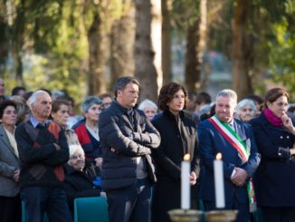 Terremoto, il premier Matteo Renzi con la moglie Agnese a Preci