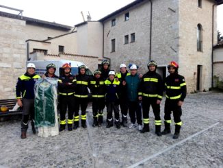 Vigili del Fuoco recuperano preziosi costumi del corteo storico di Norcia