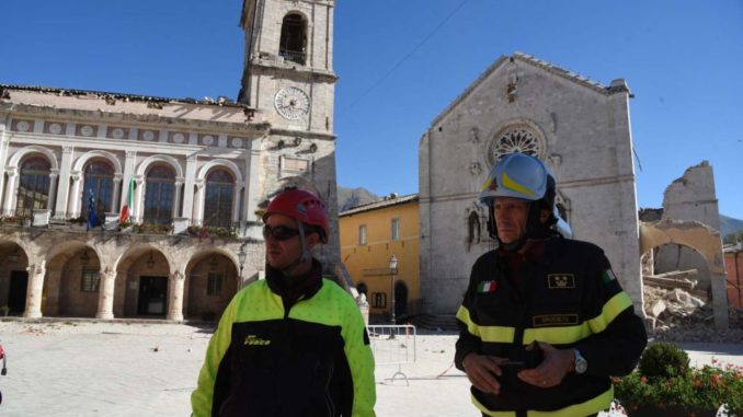 Restituite alla popolazione la sua città ferita, ma non ancora defunta, Norcia