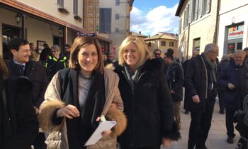 Terremoto, Corina Creţu, la commissaria europea oggi a Norcia e Cascia FOTO