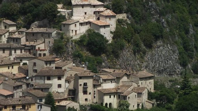Da Vallo di Nera, appuntamento a teatro sabato 29 aprile