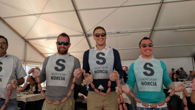 Salsiccia Day a Norcia, più di 2000 persone hanno partecipato [FOTO]