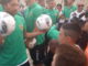 Ternana a Norcia, palloni ai bambini, la felicità dei ragazzi nursini