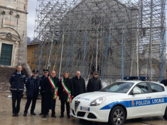 Il Comune di Sirmione dona una vettura alla Polizia Locale di Norcia
