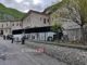 Incidente a Cascia, autobus si sfrena e finisce addosso auto carabinieri