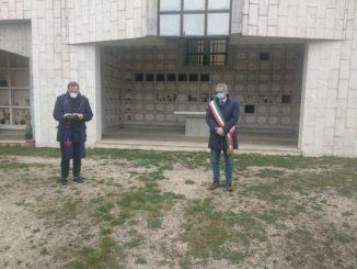 Chiusura cimiteri comunali. Sindaco Alemanno omaggia i defunti 
