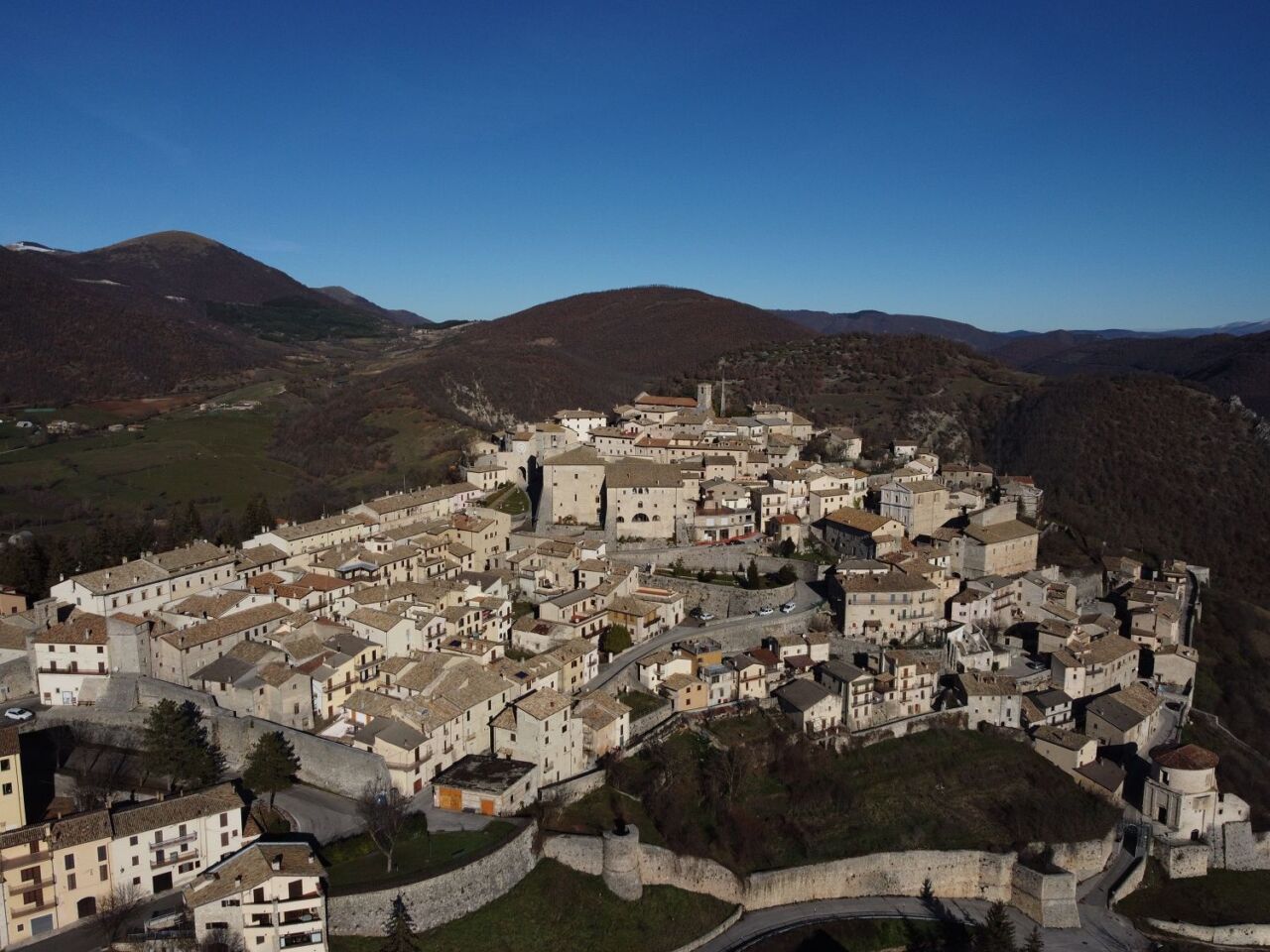 Monteleone di Spoleto, per i turisti l’App “Le Chiavi della Città” Monteleone di Spoleto, per i turisti l’App “Le Chiavi della Città”
