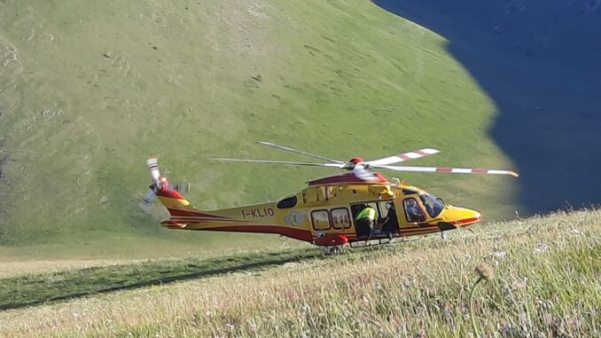 Tragedia a Castelluccio, si schianta col parapendio e muore