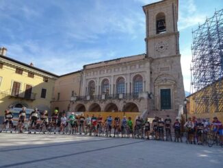 I ciclisti di "Francesco nei sentieri" portano "Un abbraccio ai Sibillini"