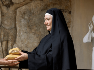 Giornata Mondiale dei Poveri, le parole di Suor Maria Rosa Bernardinis.  “È tempo della ‘rivoluzione’ della misericordia"