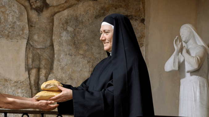 Giornata Mondiale dei Poveri, le parole di Suor Maria Rosa Bernardinis.  “È tempo della ‘rivoluzione’ della misericordia"