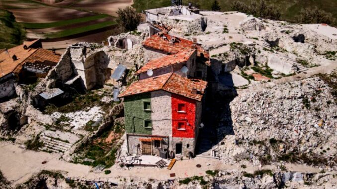 Tesei, Castelluccio di Norcia, il vecchio paesaggio cessa di esistere