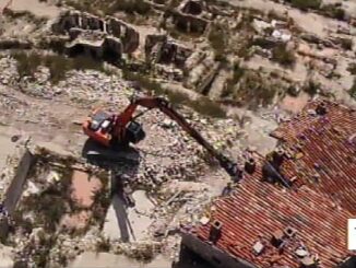 Demolite ultime case di Castelluccio di Norcia, 6 anni dopo il sisma del 2016