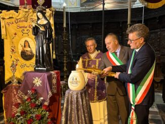 Verso la Festa di Santa Rita. Fiaccola della pace e del perdono accesa a Enna, città gemellata 2024