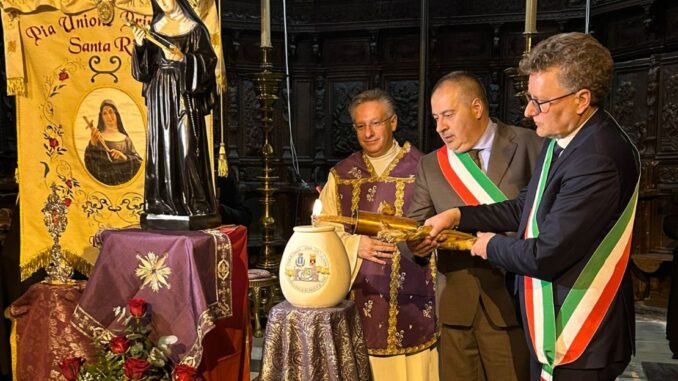 Verso la Festa di Santa Rita. Fiaccola della pace e del perdono accesa a Enna, città gemellata 2024