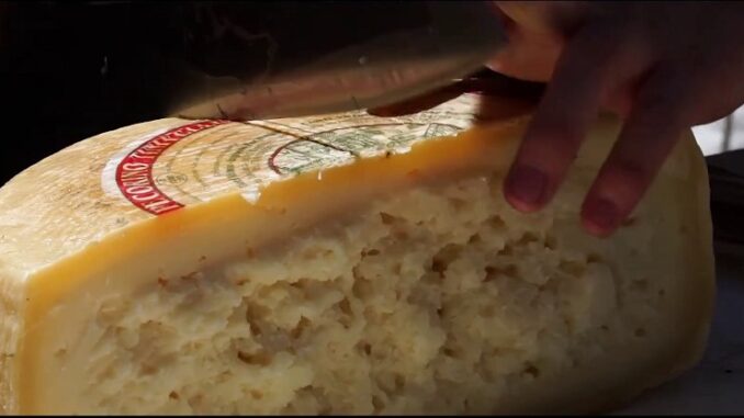 Vallo di Nera: Il Borgo Medievale si Trasforma Paradiso Formaggio