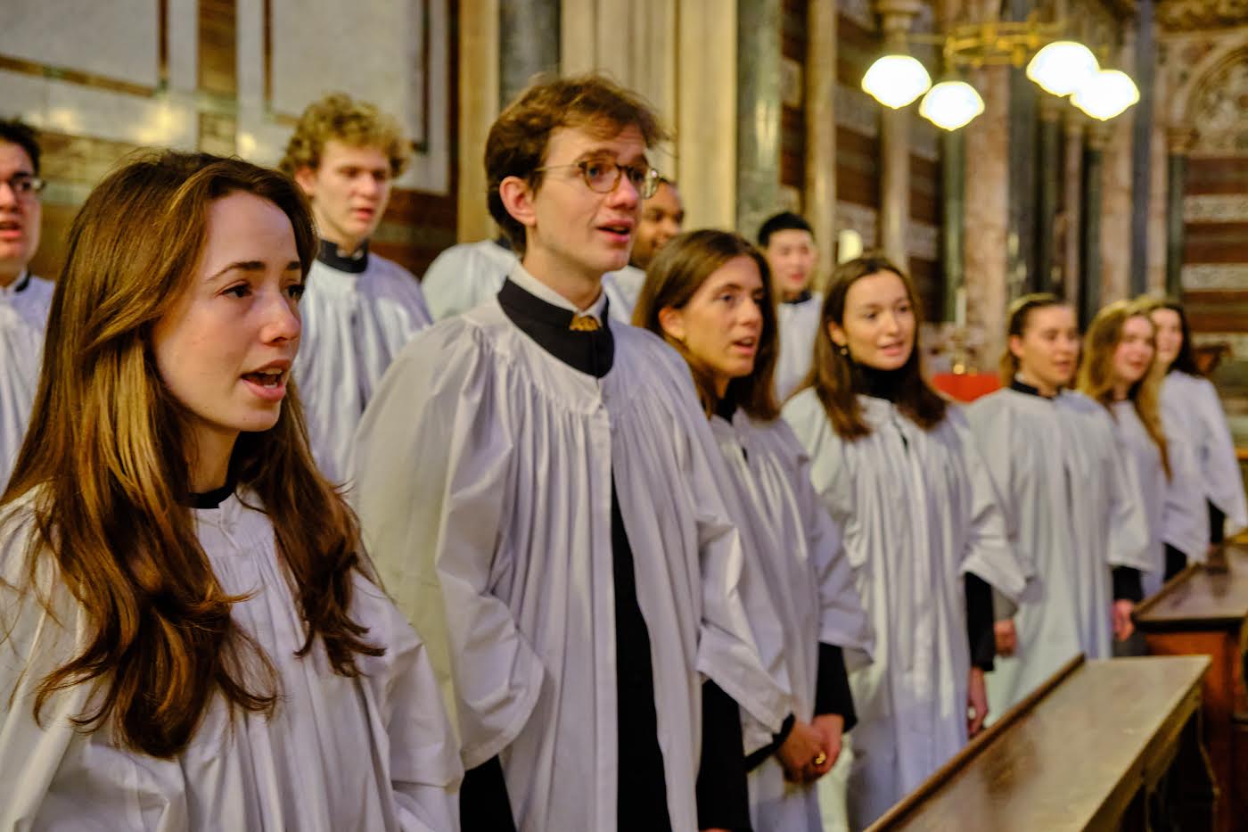 Scheggino accoglie cori Oxford Cambridge esibizione memorabile