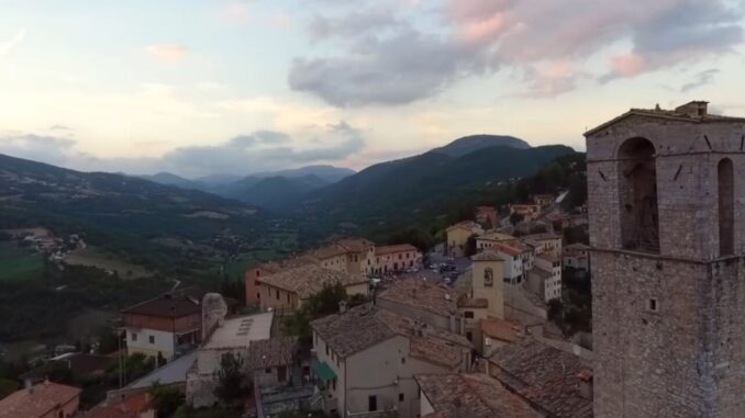 Eventi culturali a Cerreto di Spoleto: torna il Festival del Ciarlatano