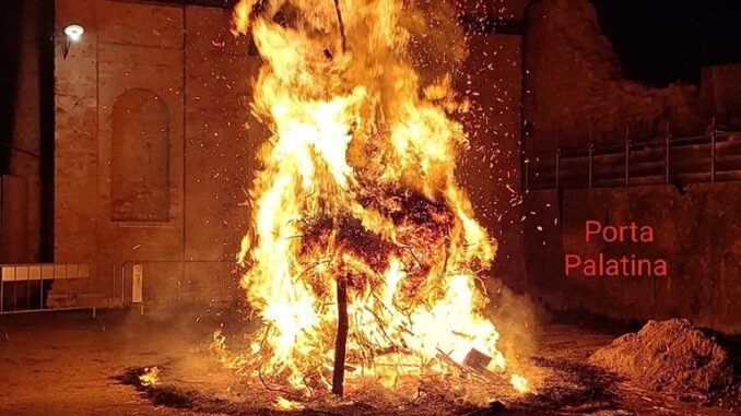 Norcia, eventi natalizi: accensione albero e falò il 8 e 9 dicembre