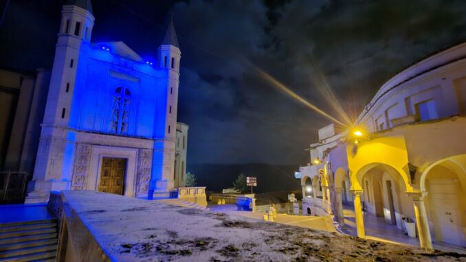 Cascia, la Basilica si illumina lotta contro 'autismo