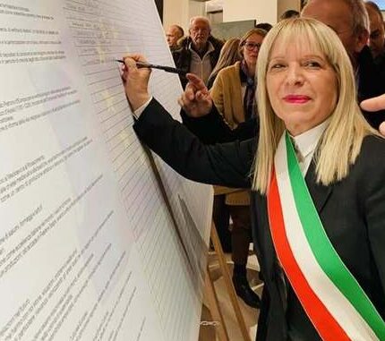 Sindaco firma adesione a Capitale Europea della Cultura 2033