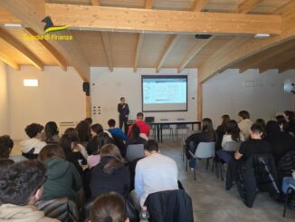 La Guardia di Finanza incontra gli studenti di Cascia