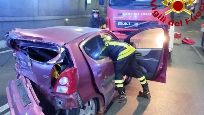 Incidente nella galleria Liberati, due le persone ferite