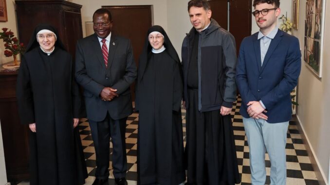Omaggio a Santa Rita con il Vicepresidente della Repubblica Unita di Tanzania