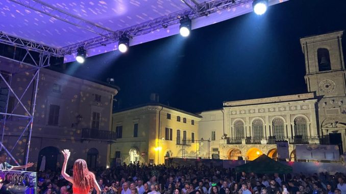Norcia tra musica e arte: Esposito e Casadilego in piazza