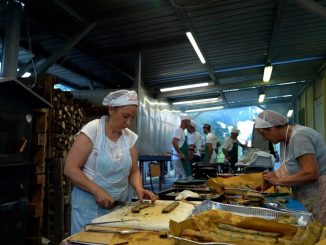 Tanti buongustai a Sellano per l’avvio della Sagra della fojata e dell’attorta