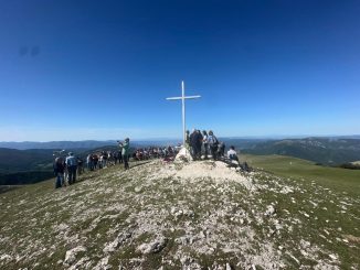 Ferentillo, croce di ferro sostituisce quella in legno