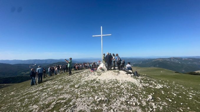 Ferentillo, croce di ferro sostituisce quella in legno