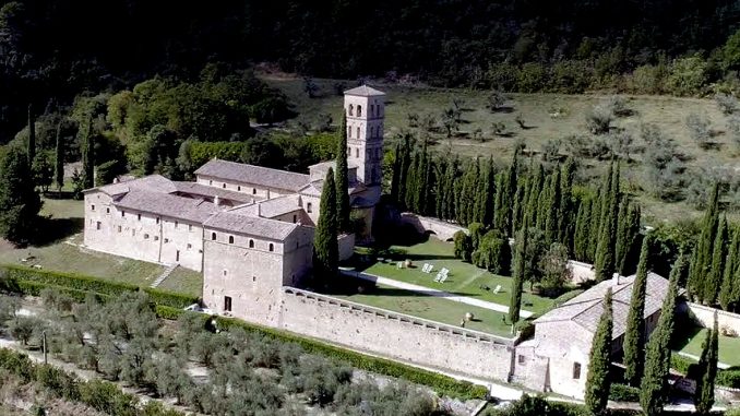 Presentato nuovo impianto luce e restauro all’Abbazia San Pietro