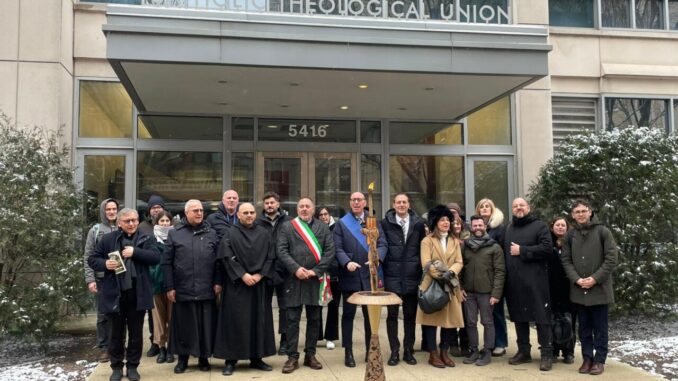 La Fiaccola del Perdono e della Pace di Santa Rita illumina Chicago