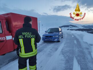 Imprigionato da ghiaccio e neve a Castelluccio, salvato nella notte