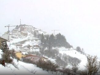 Tormenta isola Castelluccio e chiude la strada provinciale