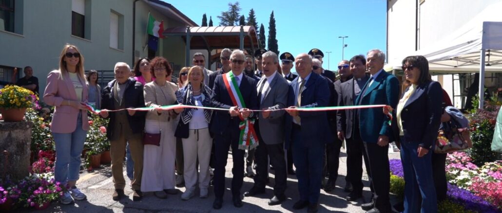 È sbocciata ‘Primavera in Valnerina il centro storico di Sant’Anatolia in fiore’